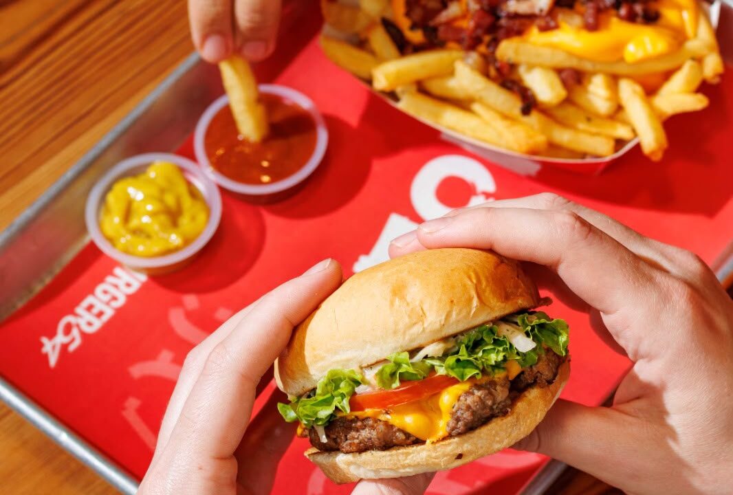LAS PAPAS SON GRATIS – BURGER54 Y McCAIN CELEBRAN SU DÍA CON UNA PROMO ESPECIAL
