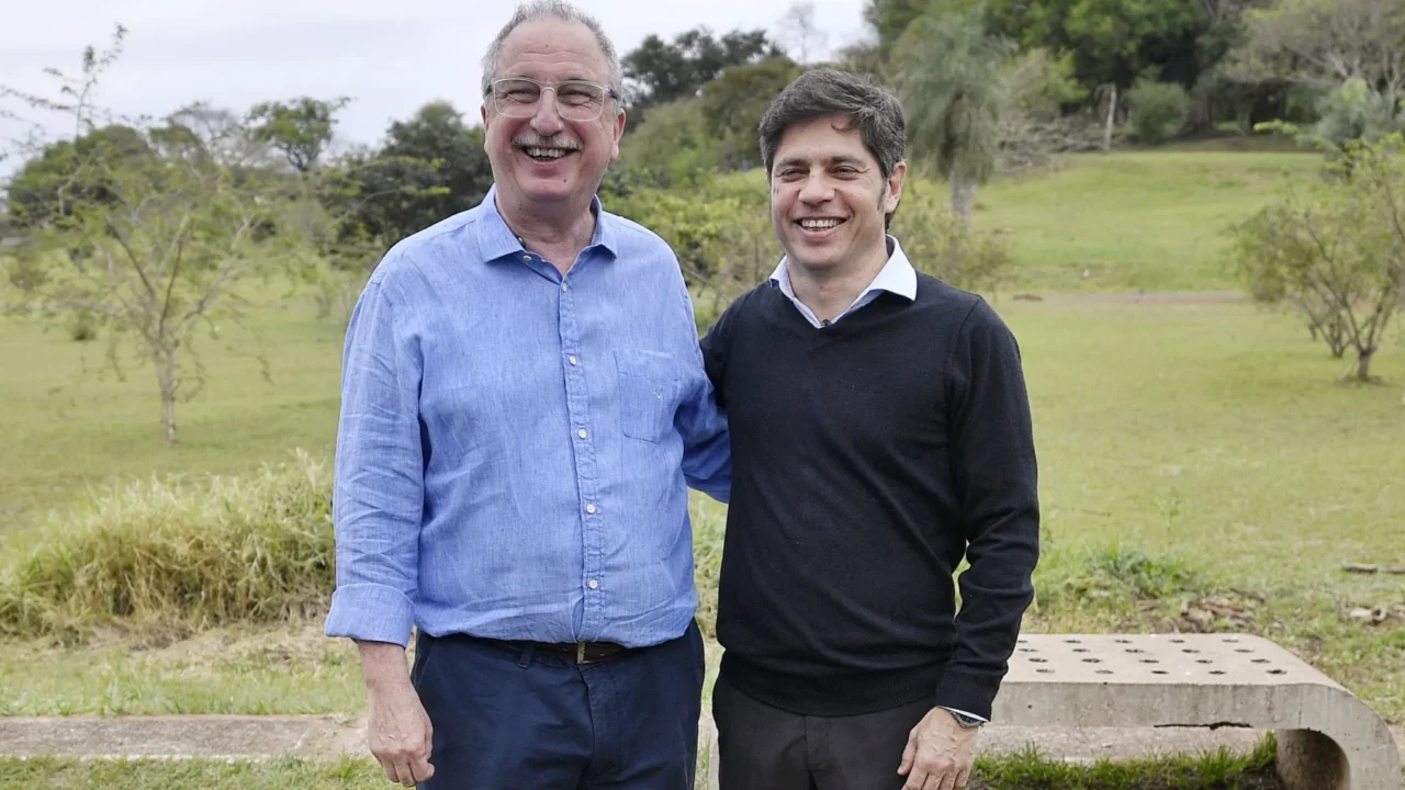 Kicillof visitó Misiones, firmó convenios con Passalacqua y encabezó un acto que reavivó su proyección presidencial